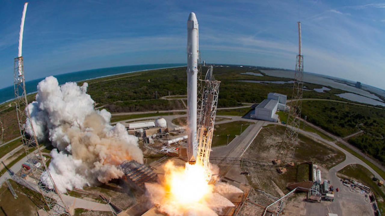 SpaceXのファルコン9が｢ライドシェア｣募集。ライドをシェアするのは人間じゃないよ