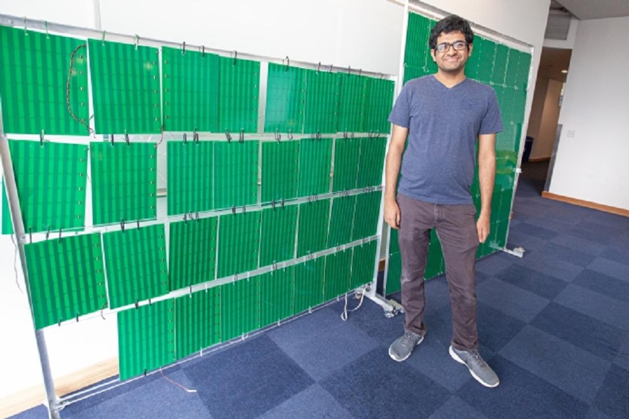 電波が10倍強くなる不思議な壁紙、MITが開発