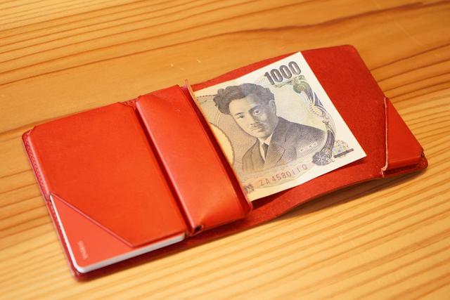 4,000万円の支援を集めている薄いお財布｢HITOE Fold｣を使ってみた | ギズモード・ジャパン