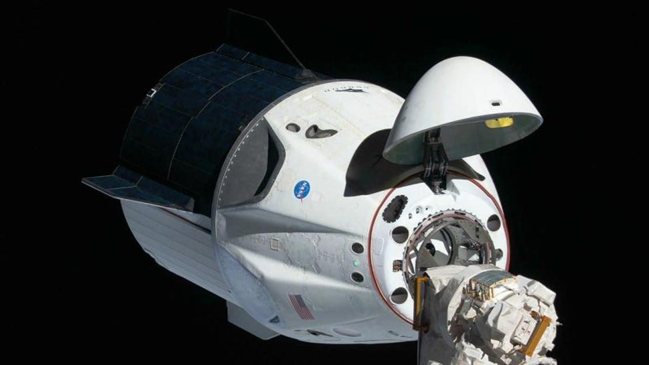 SpaceX、今までの2倍の高さまで飛べる宇宙旅行を計画