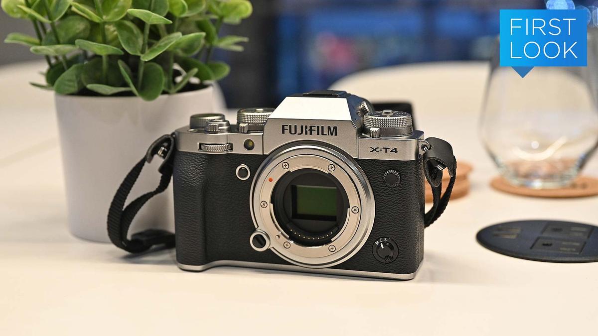 ファーストルック：富士フイルム「X-T4」最高峰APS-Cミラーレスが 