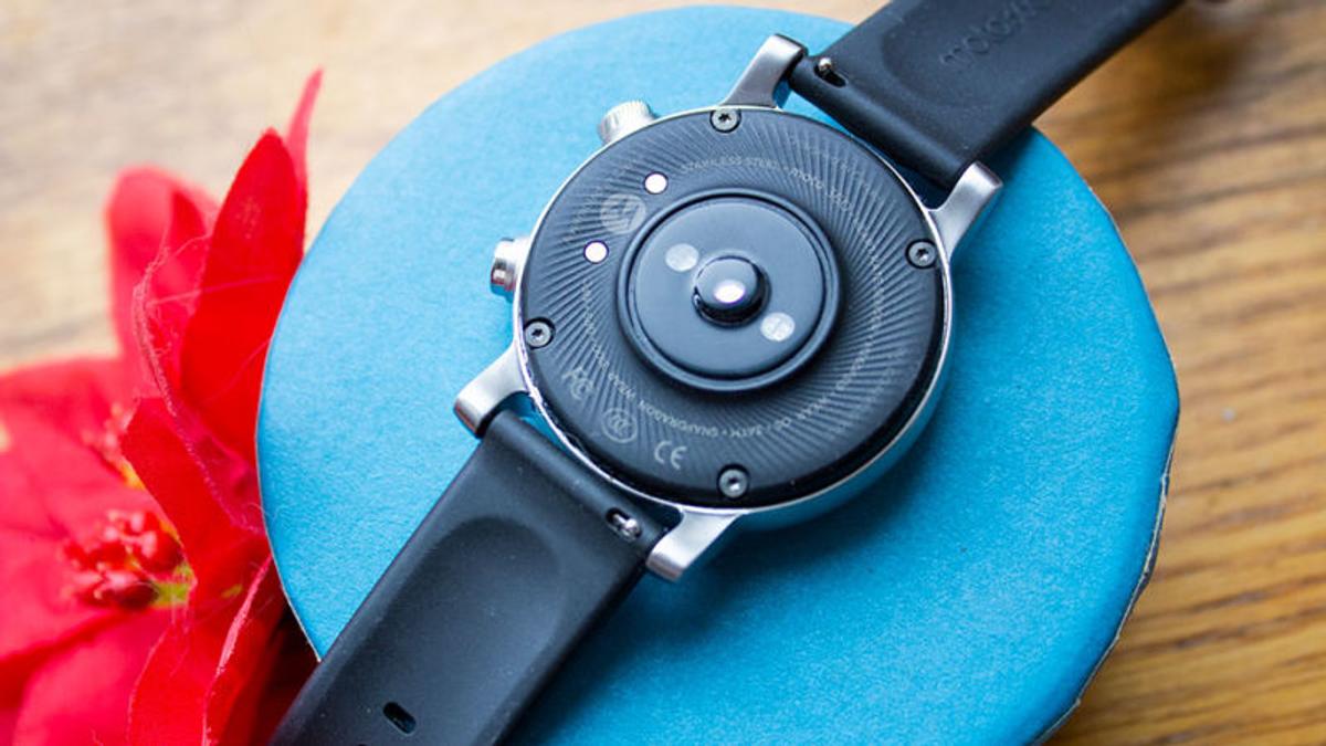 モトローラの最新スマートウォッチ「Moto 360」レビュー：見た目も中身 