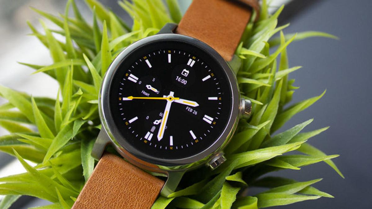 モトローラの最新スマートウォッチ「Moto 360」レビュー：見た目も中身 