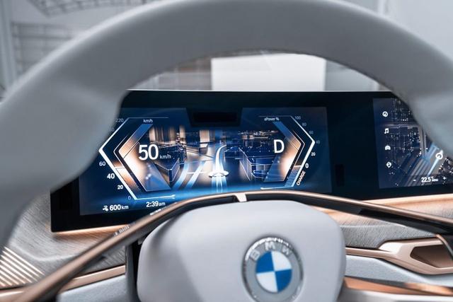 P90384995_highRes_bmw-concept-i4-02-20