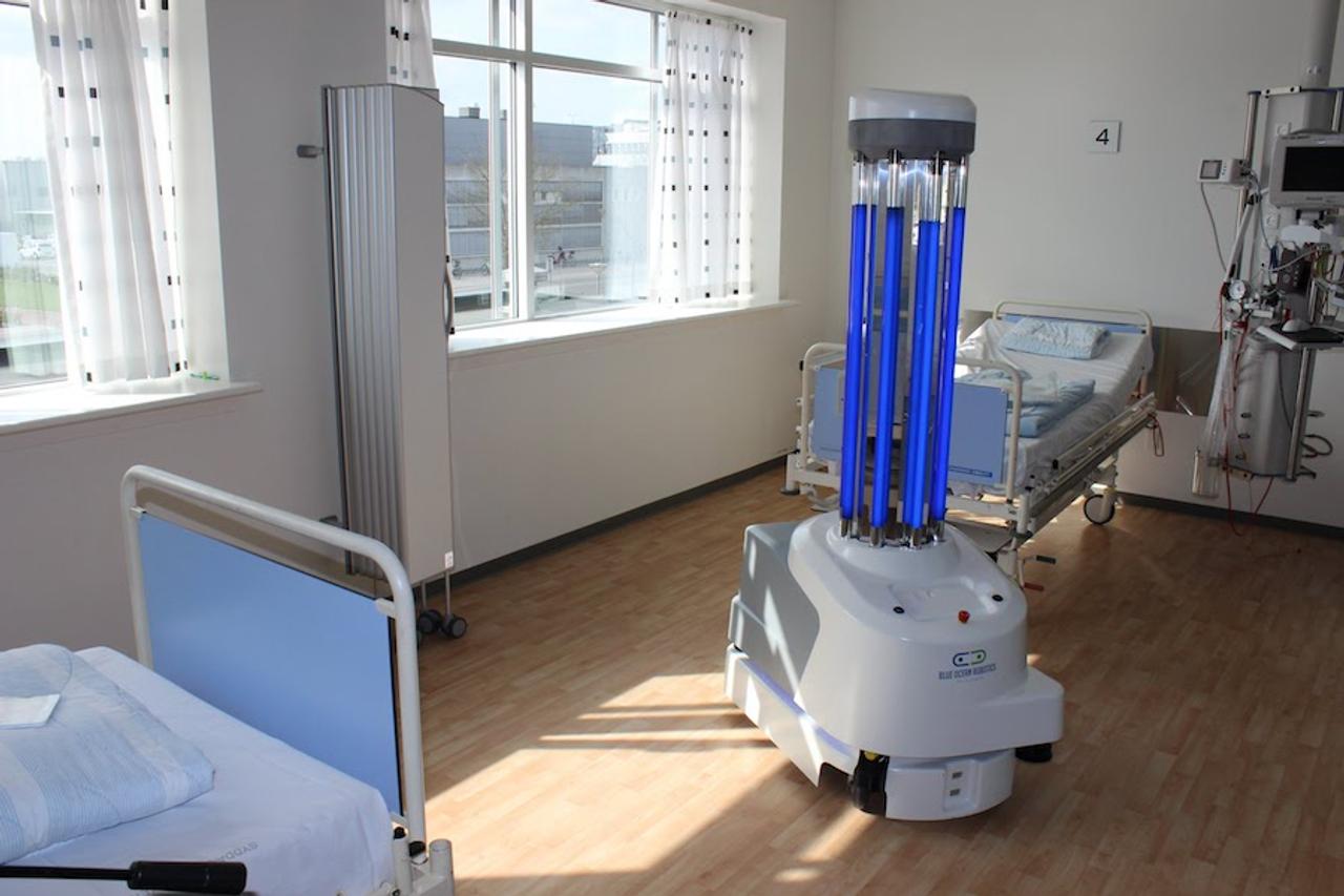 中国、コロナウイルス対策でデンマーク製の紫外線消毒ロボットを大量輸入
