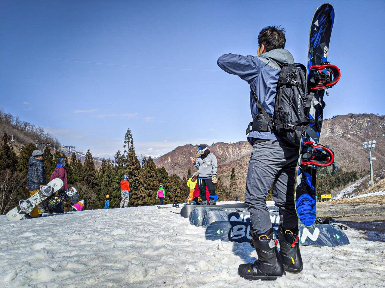 スノーボードの板も運べるバックパック｢ラドパック2.0｣をスキー場で使ってみた