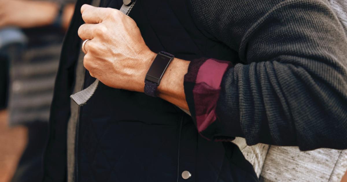 Fitbitから最新フィットネストラッカー「Charge 4」が登場。GPS機能 