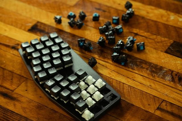 小さい｣｢メカニカル｣｢エルゴノミクス｣3大欲求が詰まったキーボード 