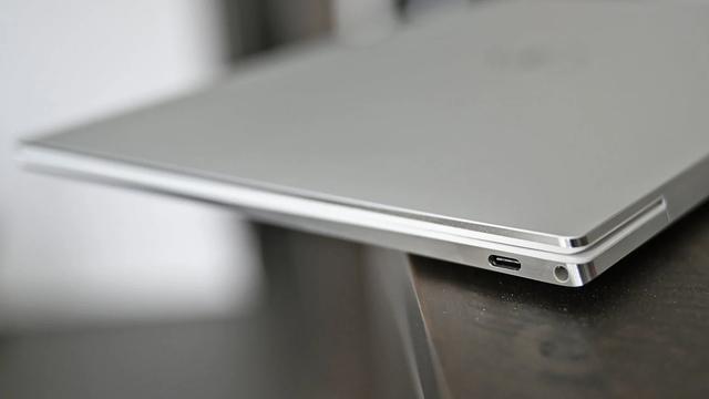 200409hp04i