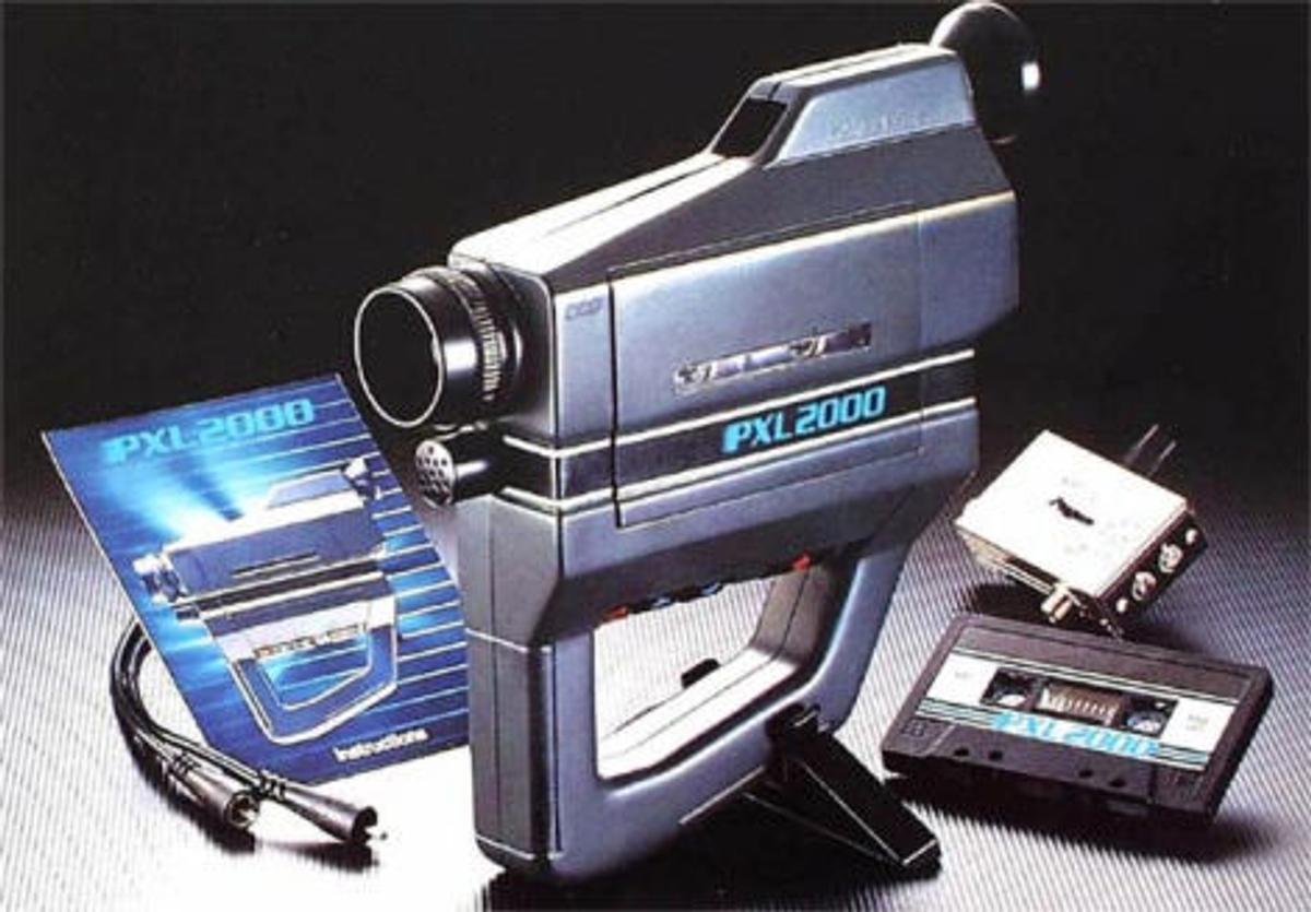 カセットテープで動画を録る、という壮大な実験。結論「こうしてVHSは 