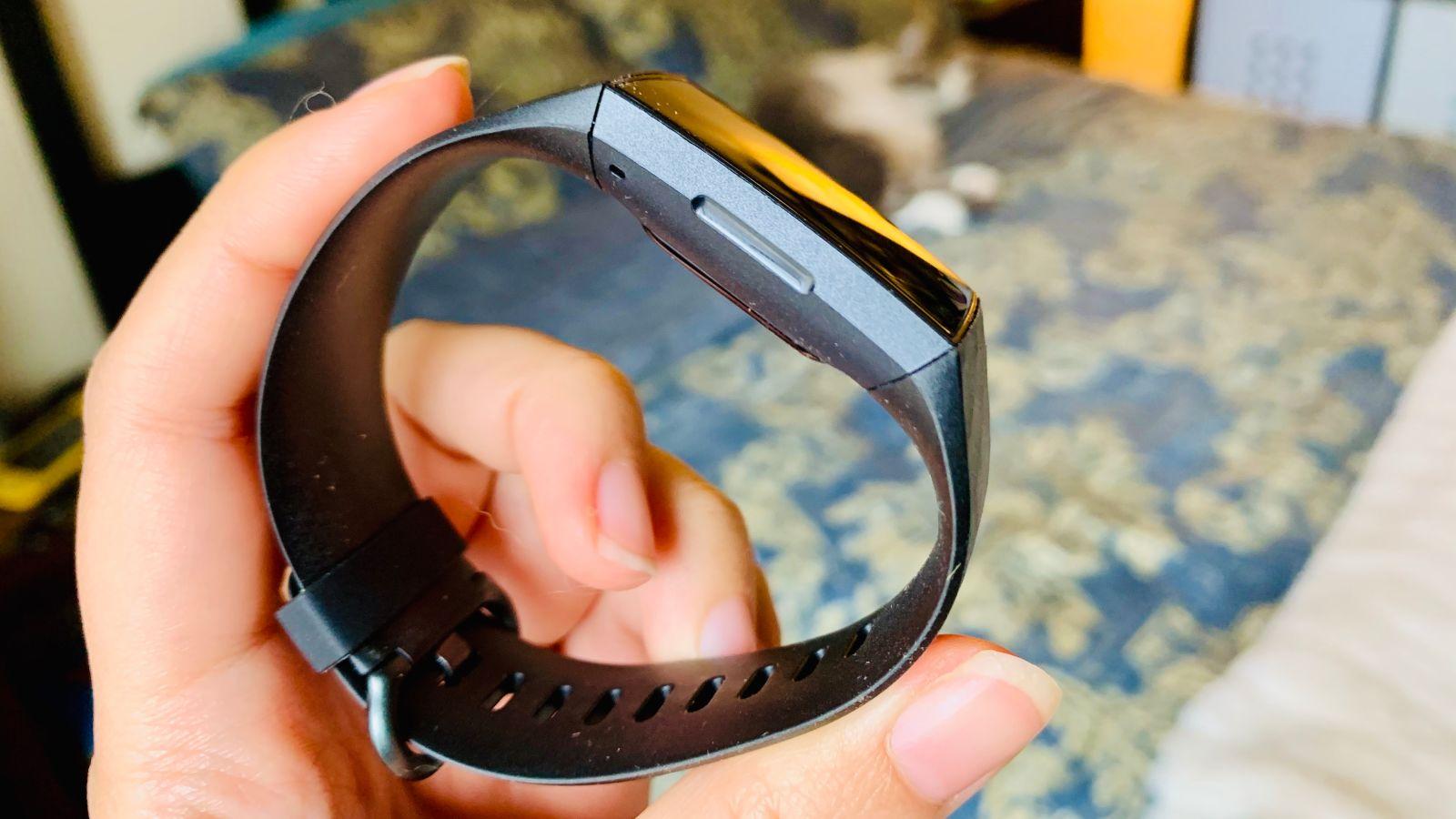 Fitbit Charge 4 レビュー：ついにGPSを手に入れた素晴らしい 
