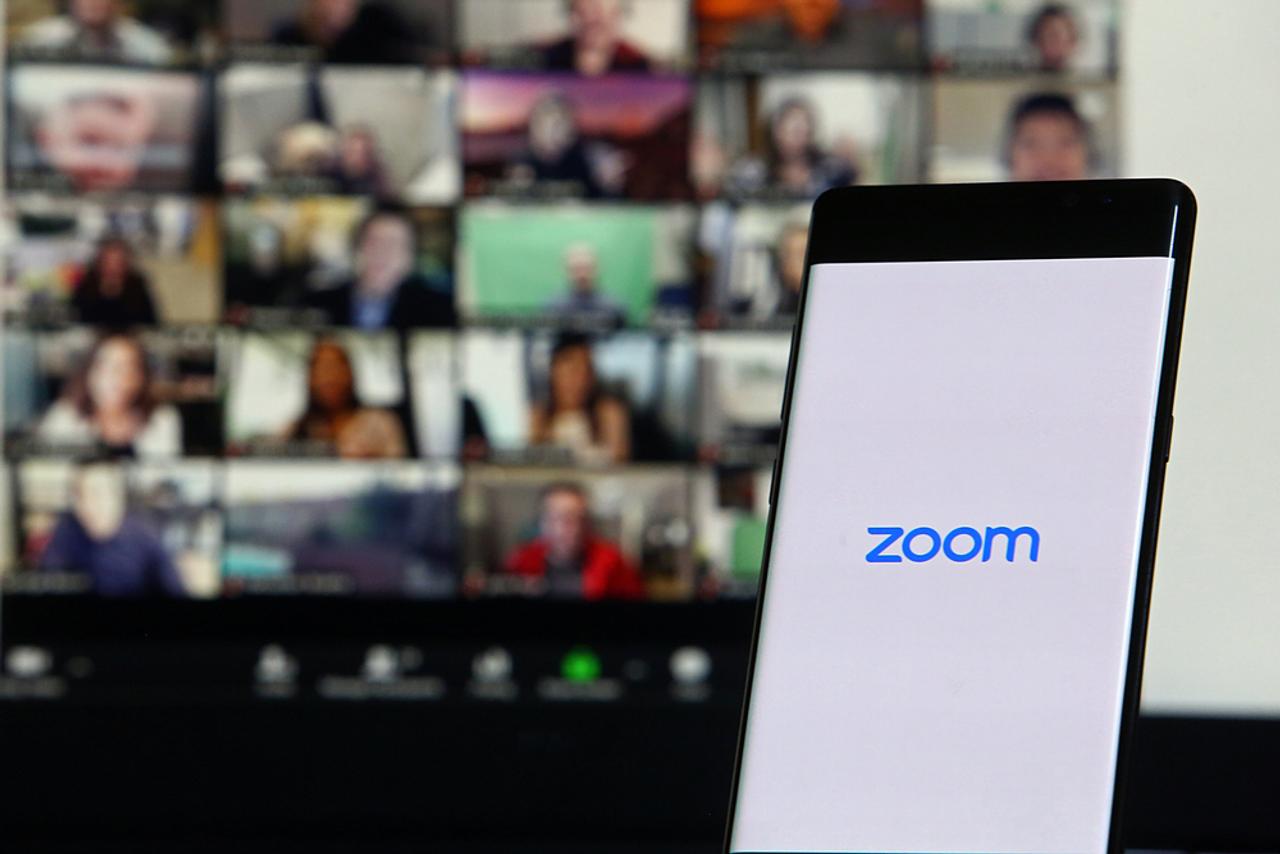 1日のZoomのべ利用者数3億人突破！ Zoomは現代の｢ヤフーでググれ！｣になった