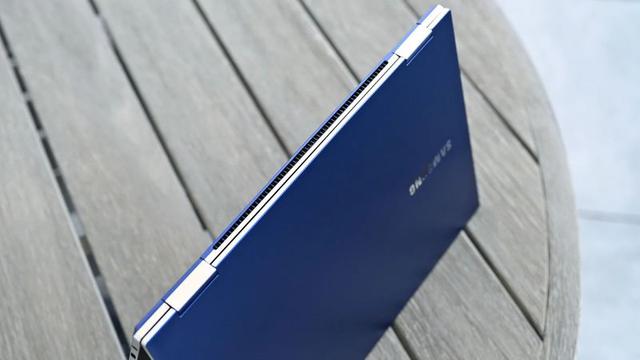 200506_galaxybookflex10