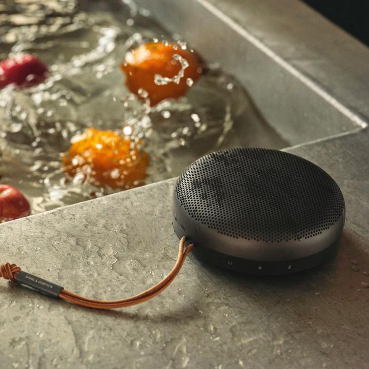Bang & Olufsen Beosound A1 2nd ベンツコラボ(Beosound A1 2nd Bang & Olufsen Beosound A1 2nd ベンツコラボ(Beosound A1 2nd