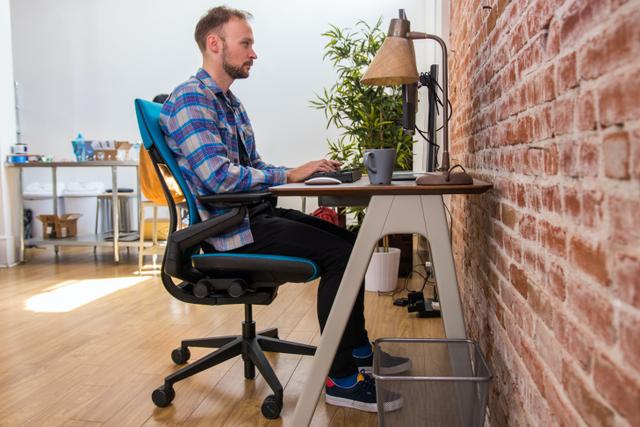 WIRECUTTER-REVIEWS-OFFICE-CHAIR-2-16