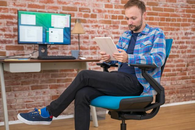 WIRECUTTER-REVIEWS-OFFICE-CHAIR-7-9