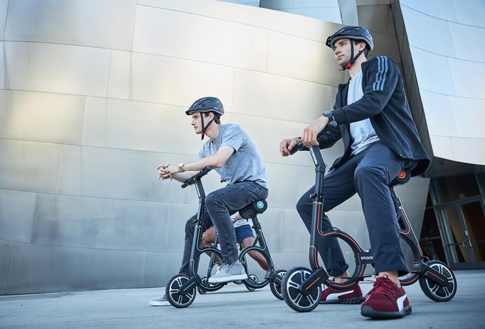 自転車本体 smacircle S1 超小径で『トロン』っぽい。わずか8.6kg、機能的折りたたみeバイク
