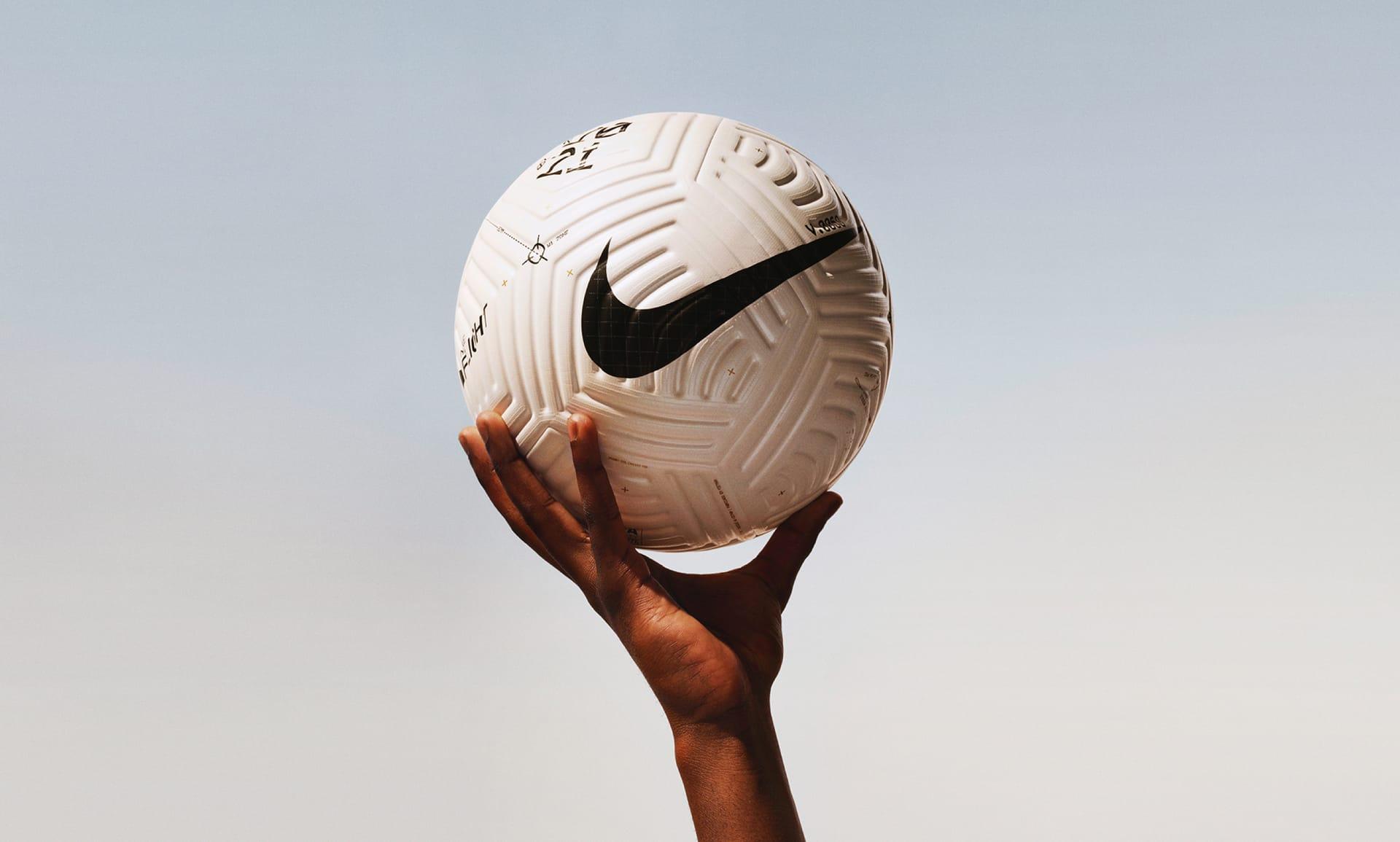 開発8年。ナイキが空気力学を取り入れた｢溝のあるサッカーボール｣を