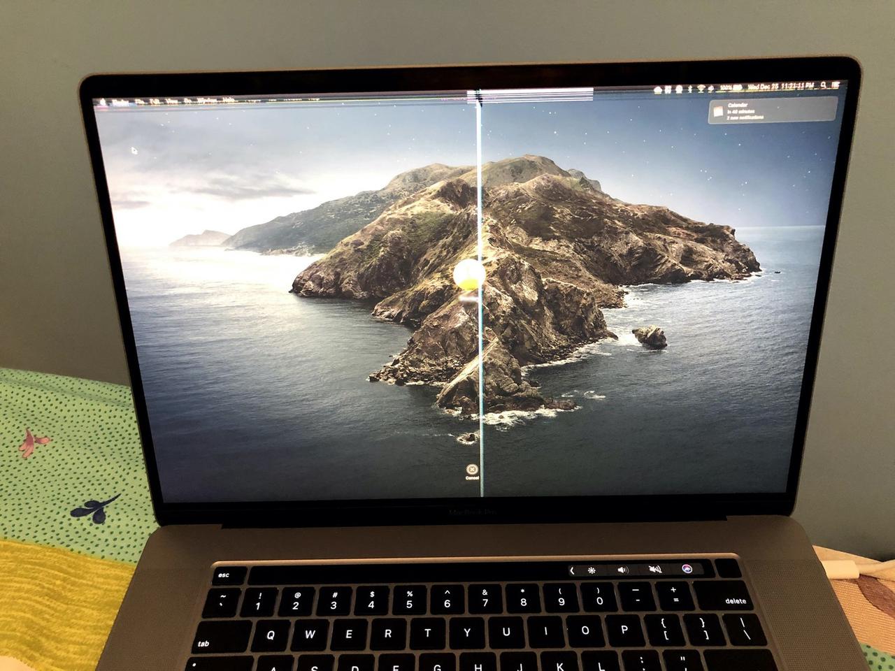 MacBookのカメラに目隠ししてない？ それ、大変なことになるかもって、Appleが言ってます