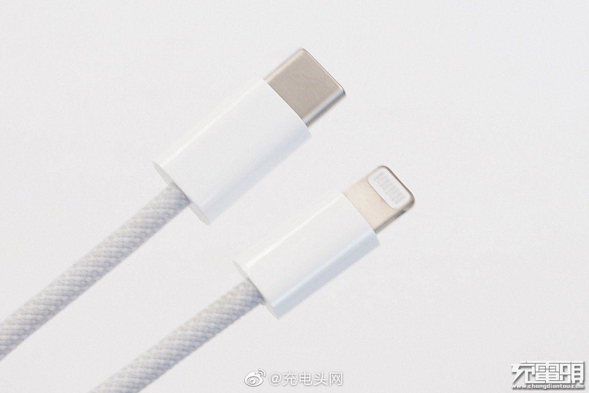 Apple iphone 12 本体　ケーブル付き Apple iPhone 12 ホワイト 本体 充電ケーブル付き - メルカリ