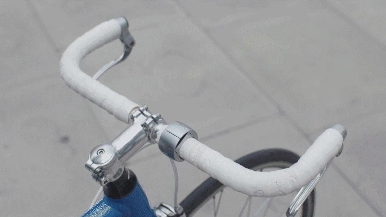 この状態の自転車にスマホを固定できるってホントなんです？