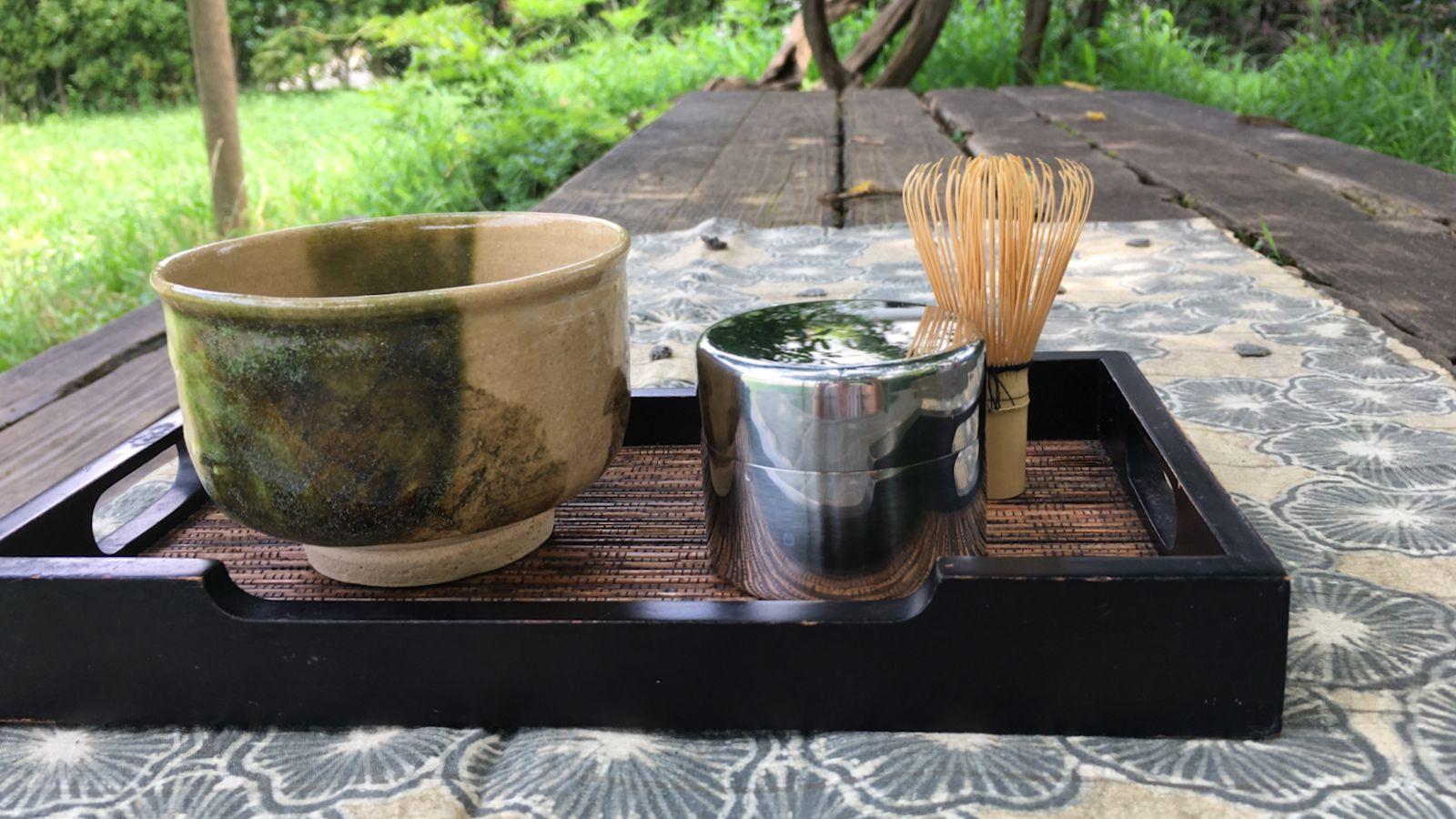 公園でお抹茶たてるのいと楽し。いい感じに濾せる｢茶ふるい缶