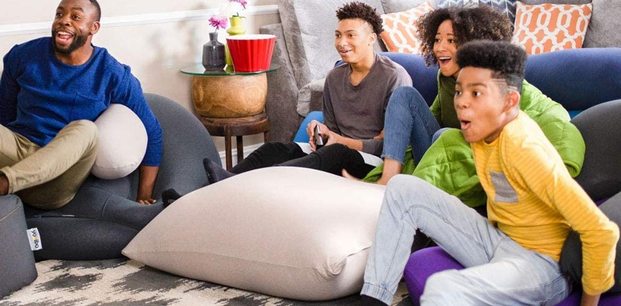 特大ビーズクッション｢Yogibo Max｣で、おうち時間を充実させたい 