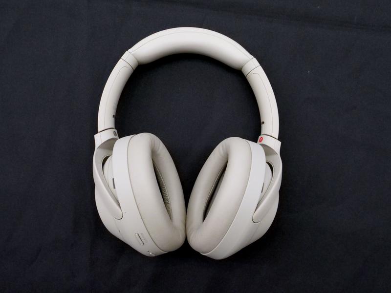 ■SONY WH-1000XM4　いい音には静寂が要る。高性能ノイキャン WH-1000XM4は便利＆高 ソニー最強のノイキャンヘッドホンがAIで進化！ ヘッドホン