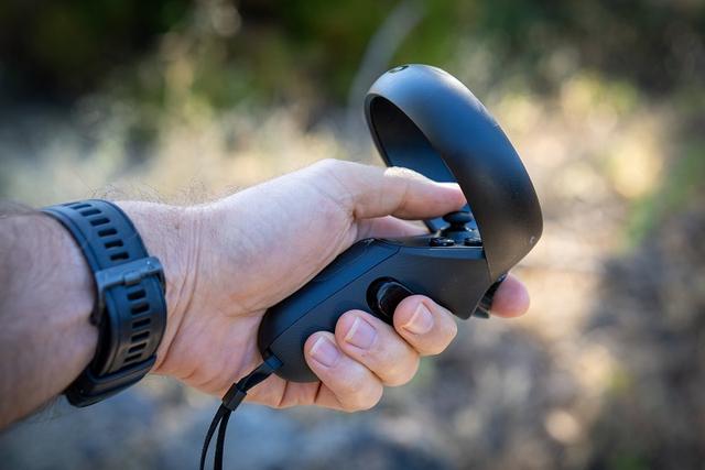 20200810Oculus_Quest_b