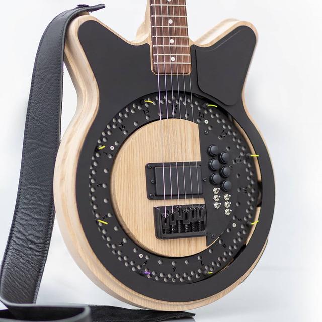 200820_circleguitar2