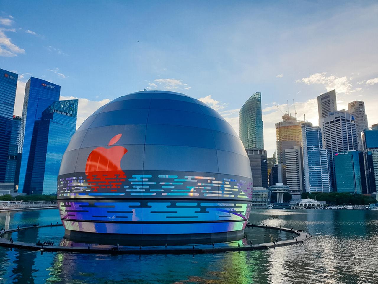 世界初！ 球体＆水上のアップルストアがシンガポールに近日オープン