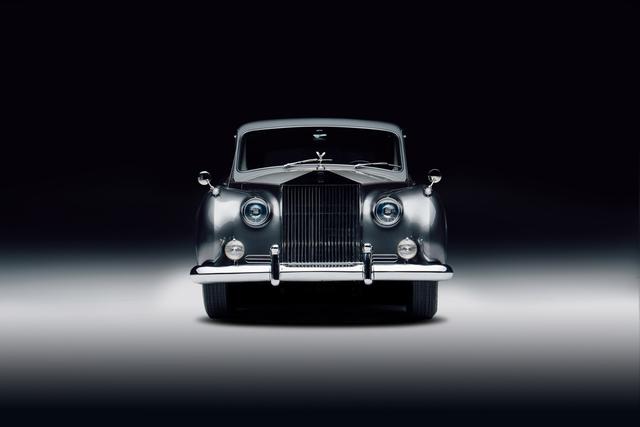 rolls-royce-phantom-v-001