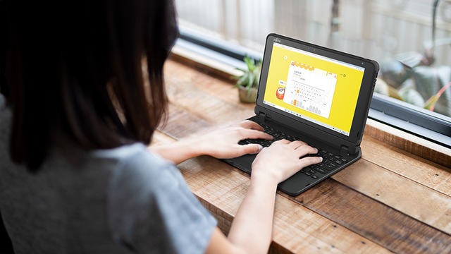 とにかく頑丈！ 富士通が子供のために作った10.1型2in1タブレット 