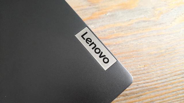 Lenovo-IdeaPad-Slim-7-c
