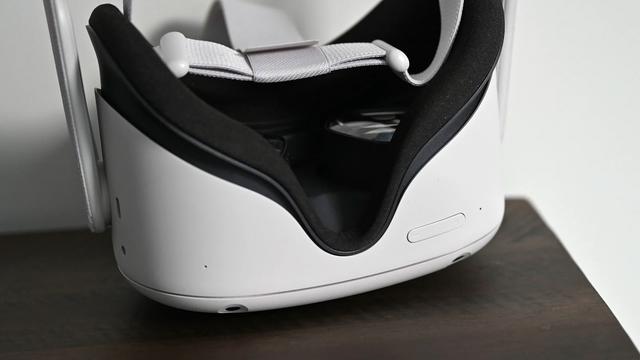 Oculus Quest2 ヘッドセットの下部分