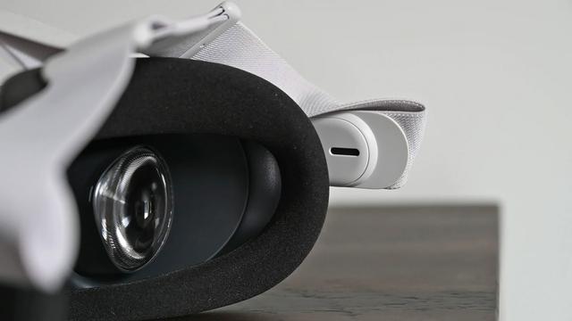 Oculus Quest2 イヤスピーカー部分