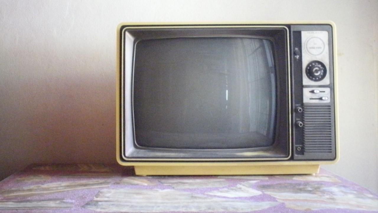 古いテレビの発するSHINE電波で村全体のネットがダウン