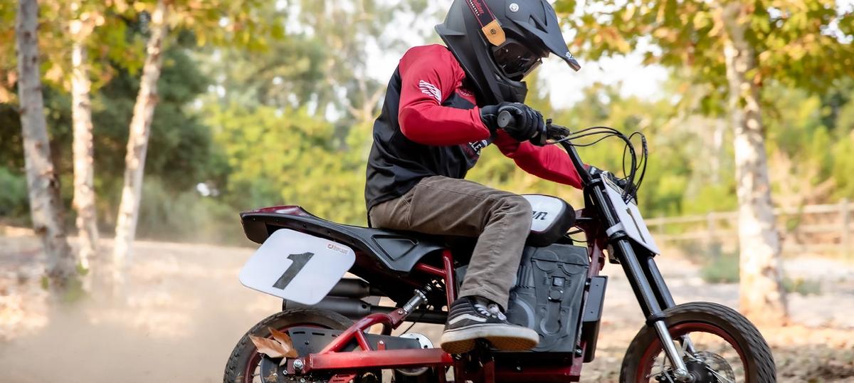 8歳から乗れる！ 老舗バイクメーカーが作った、子供用EVオフロード 