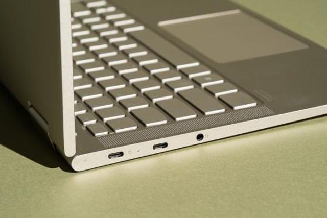 201008_wirecutterultrabook23