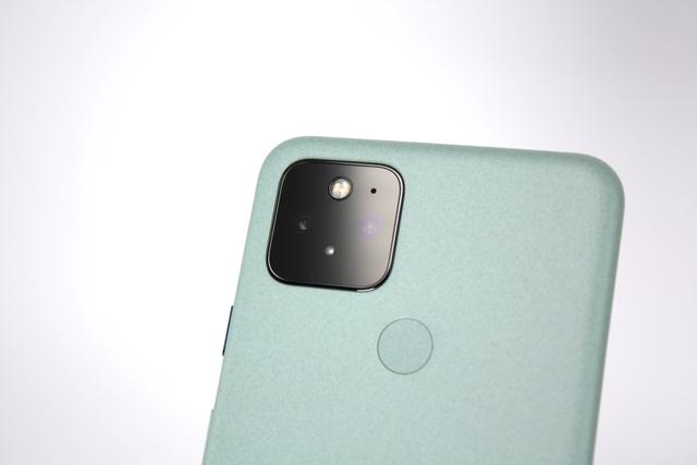 軽くてビックリな Pixel 5 と Pixel 4a！ しかし心はPixel 6に向いて
