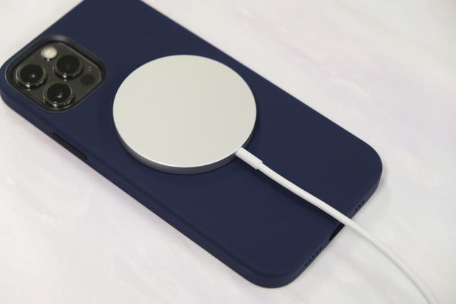 201019magsafe_06