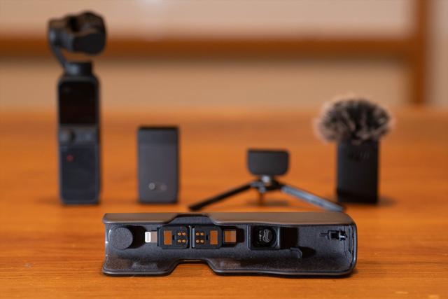 DJI Pocket 2 クリエイターコンボ【専用ケース、アダプタ付き】 早けれ