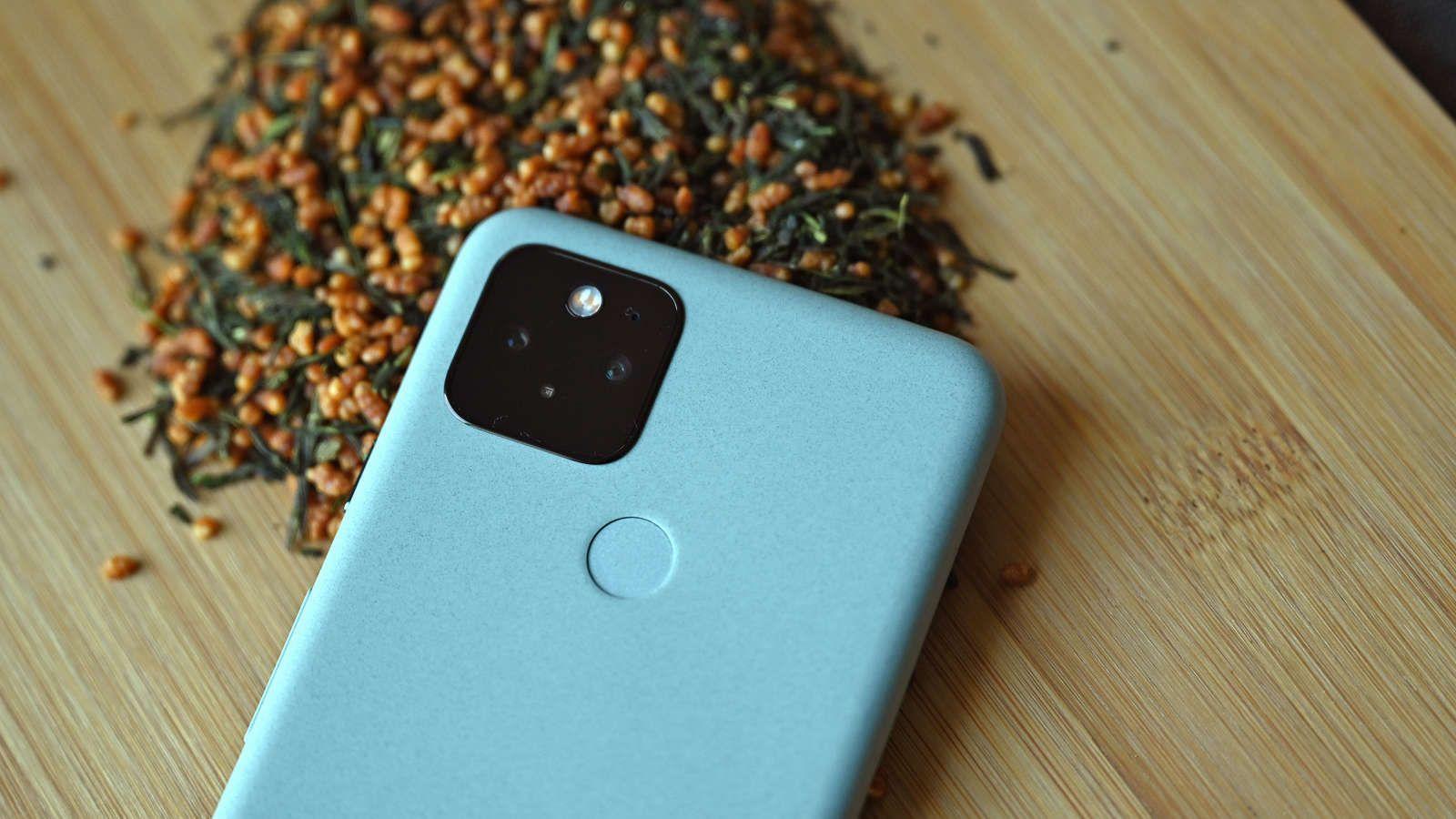 Pixel 5レビュー：トレンドに逆らって大正解 | ギズモード・ジャパン