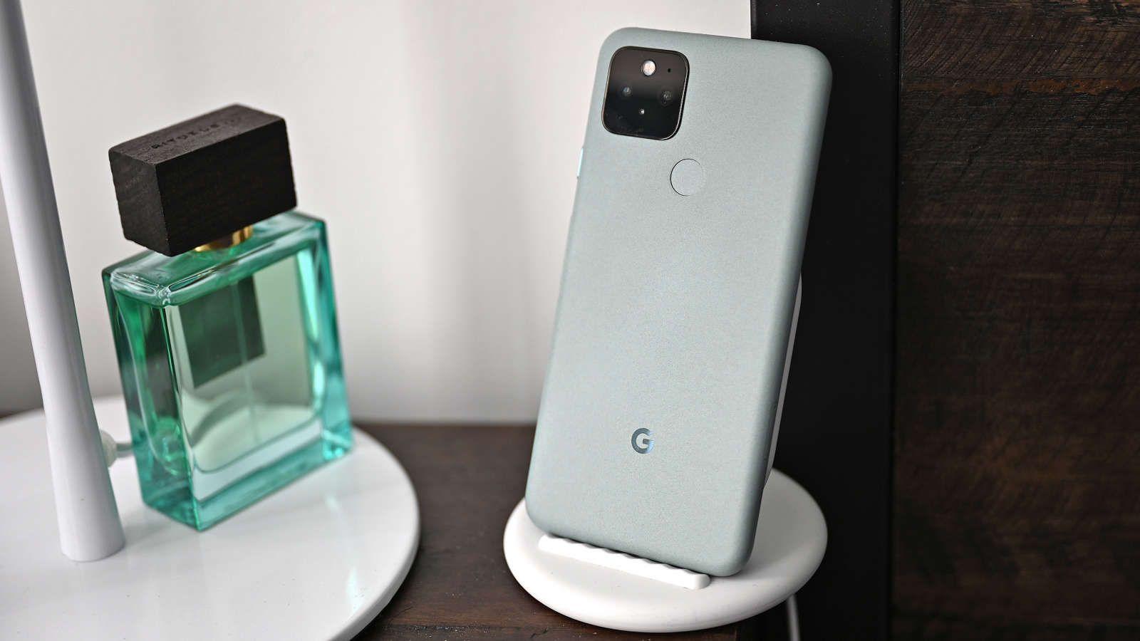 Google Pixel 5 本体 Pixel 5レビュー：トレンドに逆らって大正解 | ギズモード・ジャパン