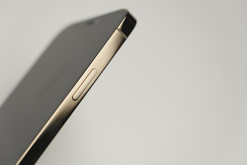 また最高が更新されてしまった。iPhone 12 Proのゴールド、今までで一 
