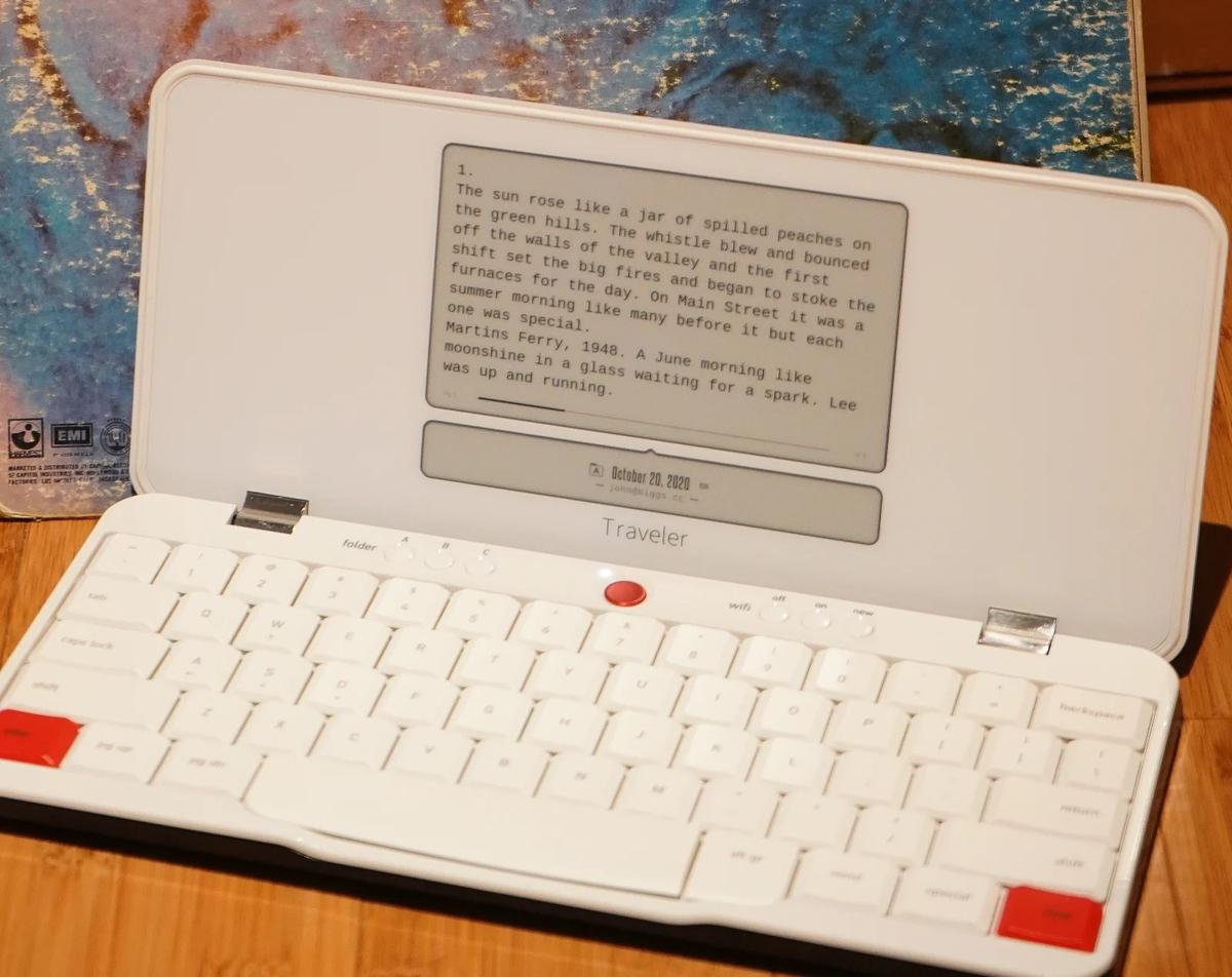 文書に集中できる美しいガジェット：E ink使用の“煩悩フリー”な 