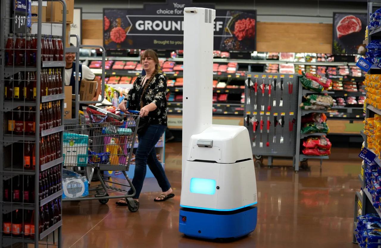 米ウォルマート、｢人件費｣削減のためロボットをクビに