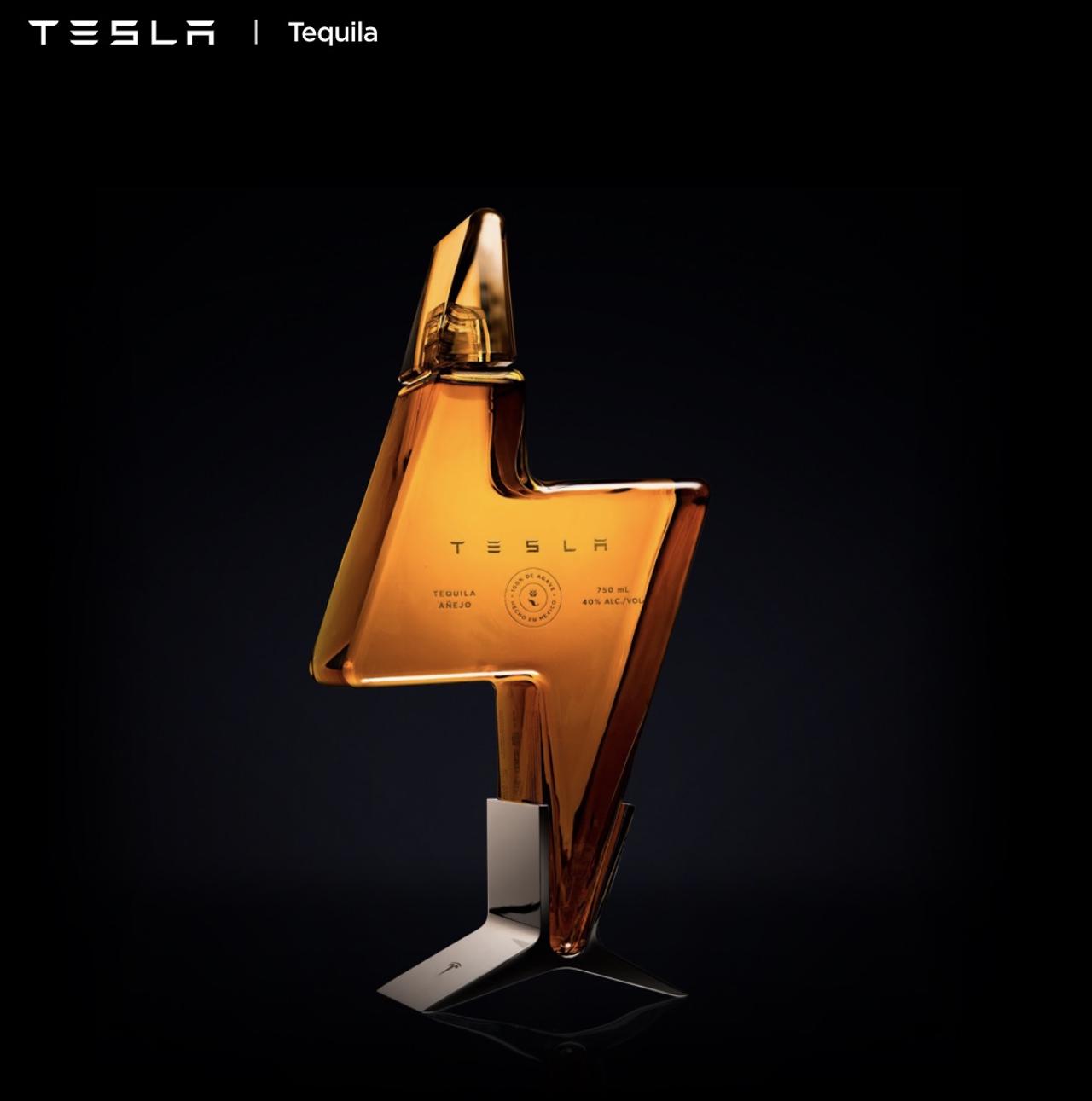 飲酒運転はダメ絶対！ Teslaからテキーラが出ました
