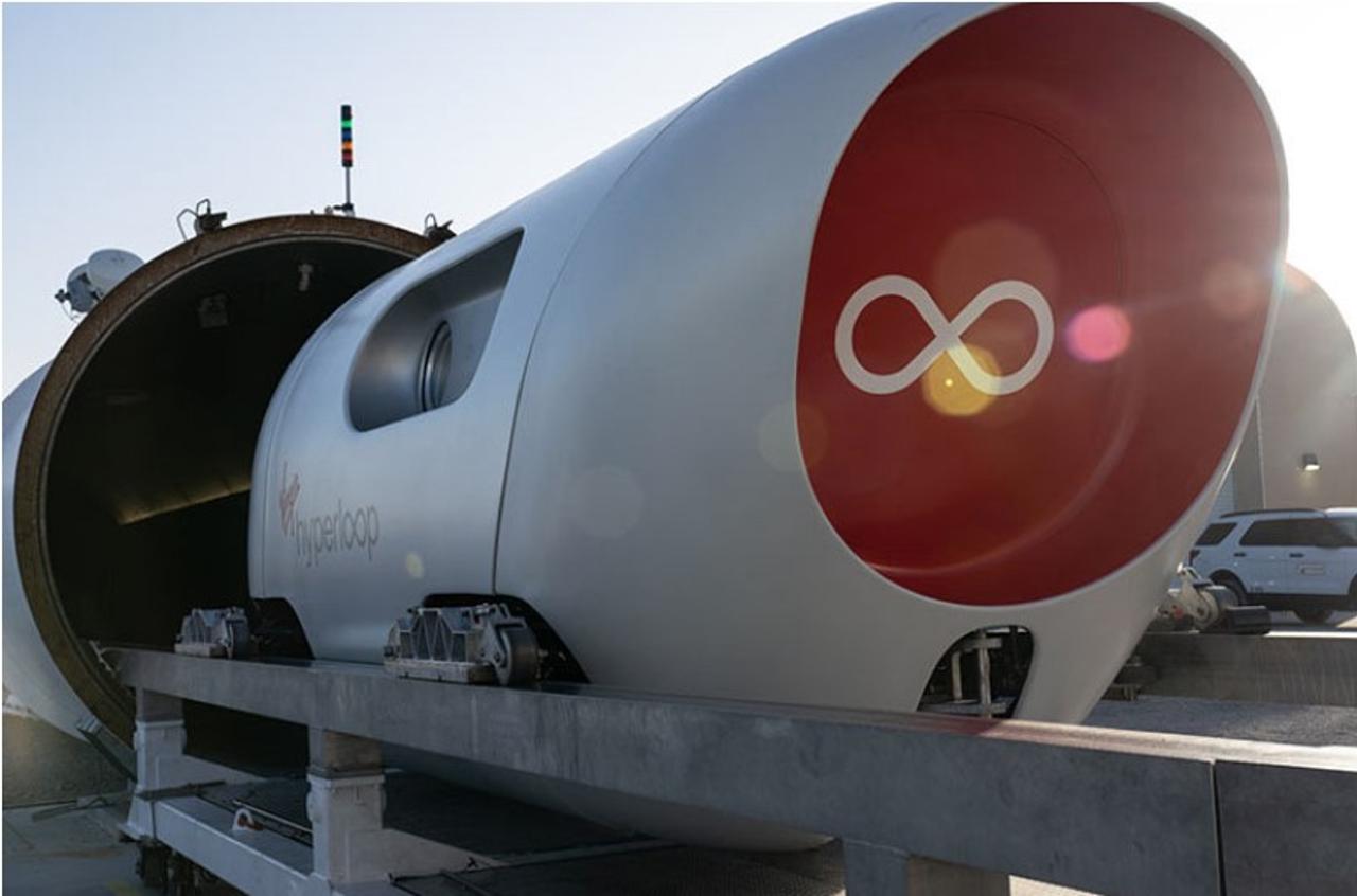 500mの筒内を時速172kmで爆走！ Virgin hyperloopの｢XP-2｣ポッドが初の乗客走行テストに成功