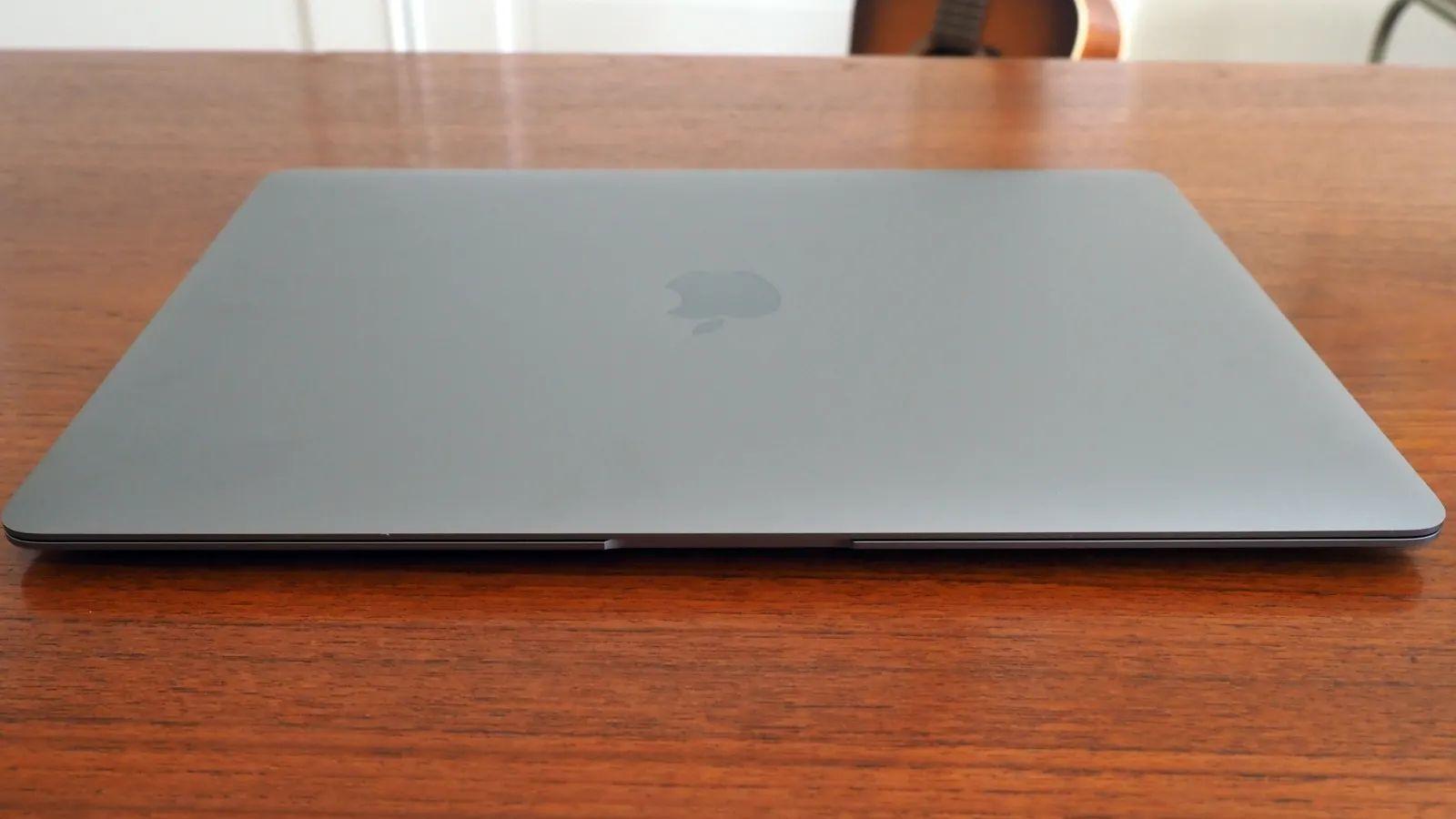 M1搭載MacBook Airレビュー：非凡な1台に生まれ変わった | ギズモード